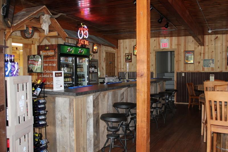 Station Bunkhouse And Gambling Hall 2*
