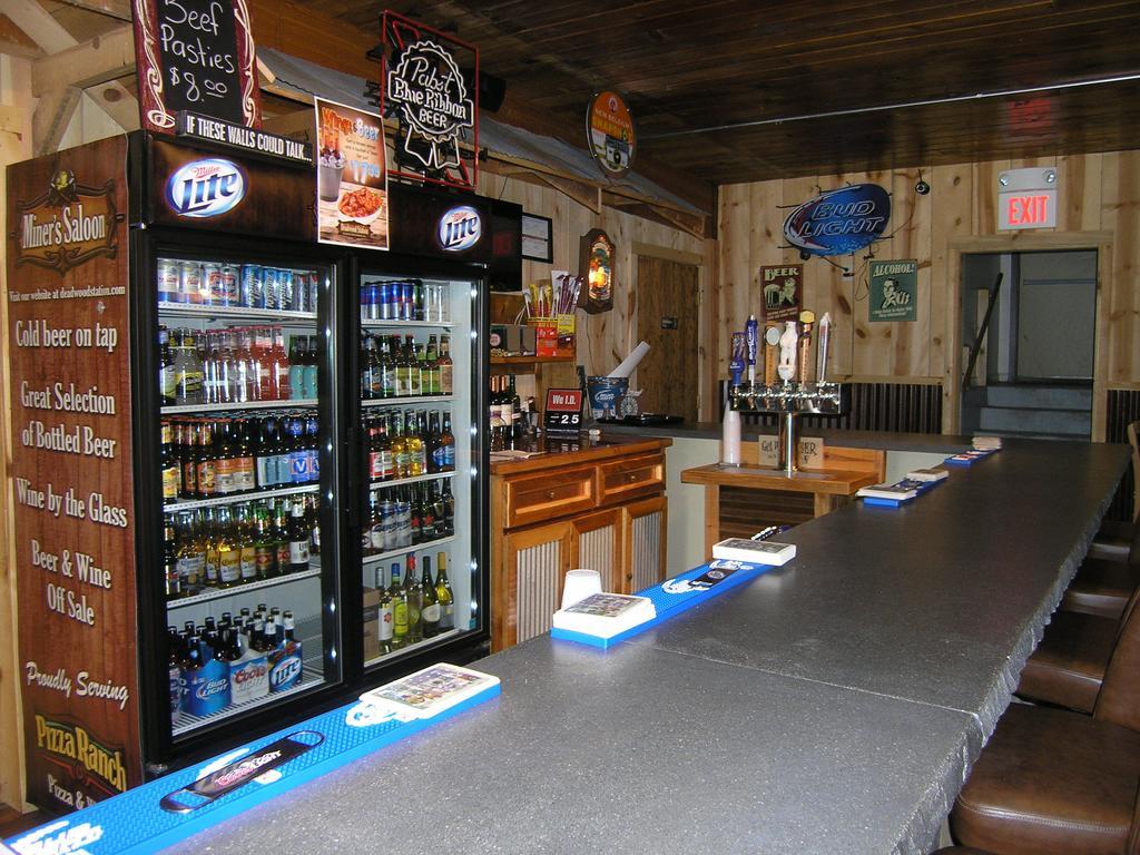 Motel Station Bunkhouse And Gambling Hall 2*